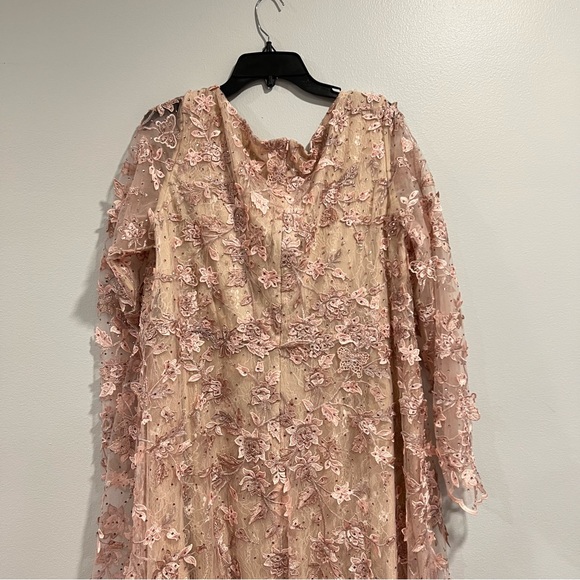 Mac Duggal Long Sleeve Lace Dress in Blush Pink - Picture 14 of 16